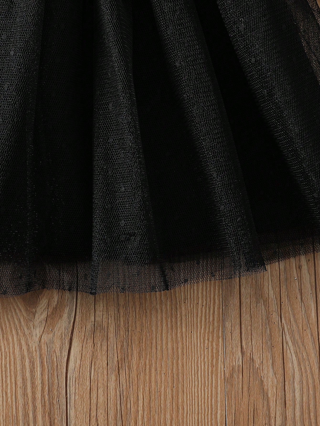 Vestido elegante negro tul manga larga