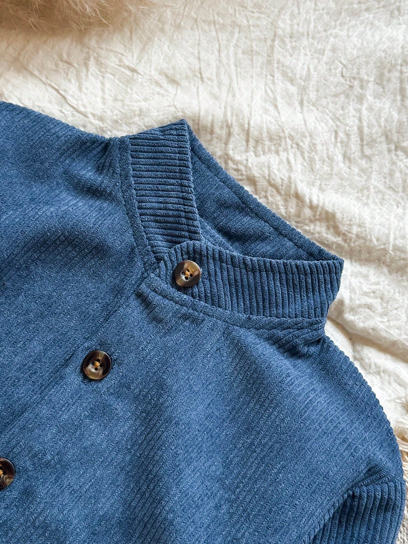 Conjunto azul liso casual con botones