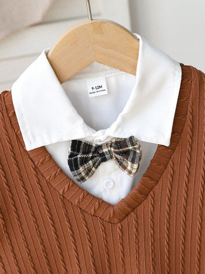 Prenda marrón conjunto para bebe con detalle de chaleco texturizado
