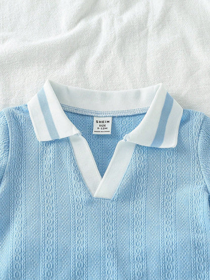Prenda azul conjunto para bebe detalle de cuello tipo polo
