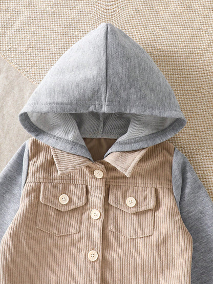 Prenda beige y gris chaqueta para bebe con capucha y bolsillos delanteros