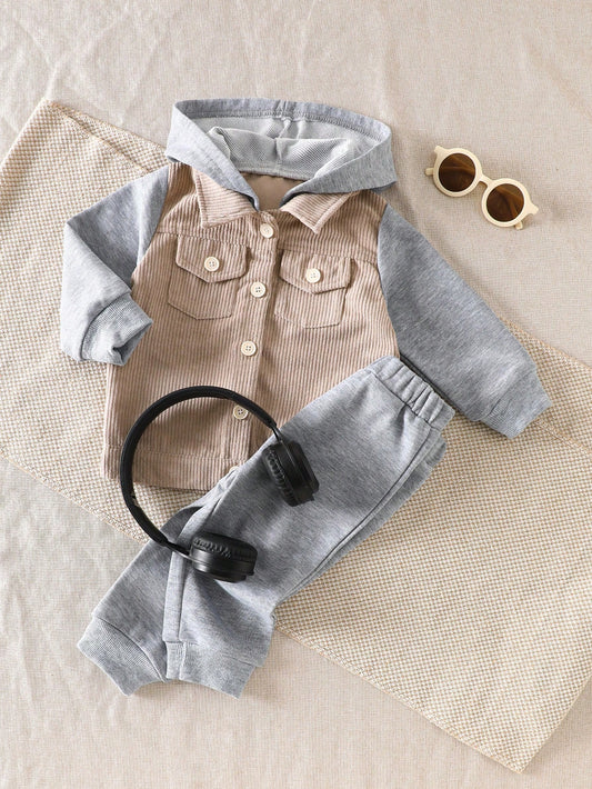 Prenda beige y gris conjunto para bebe vista frontal con capucha