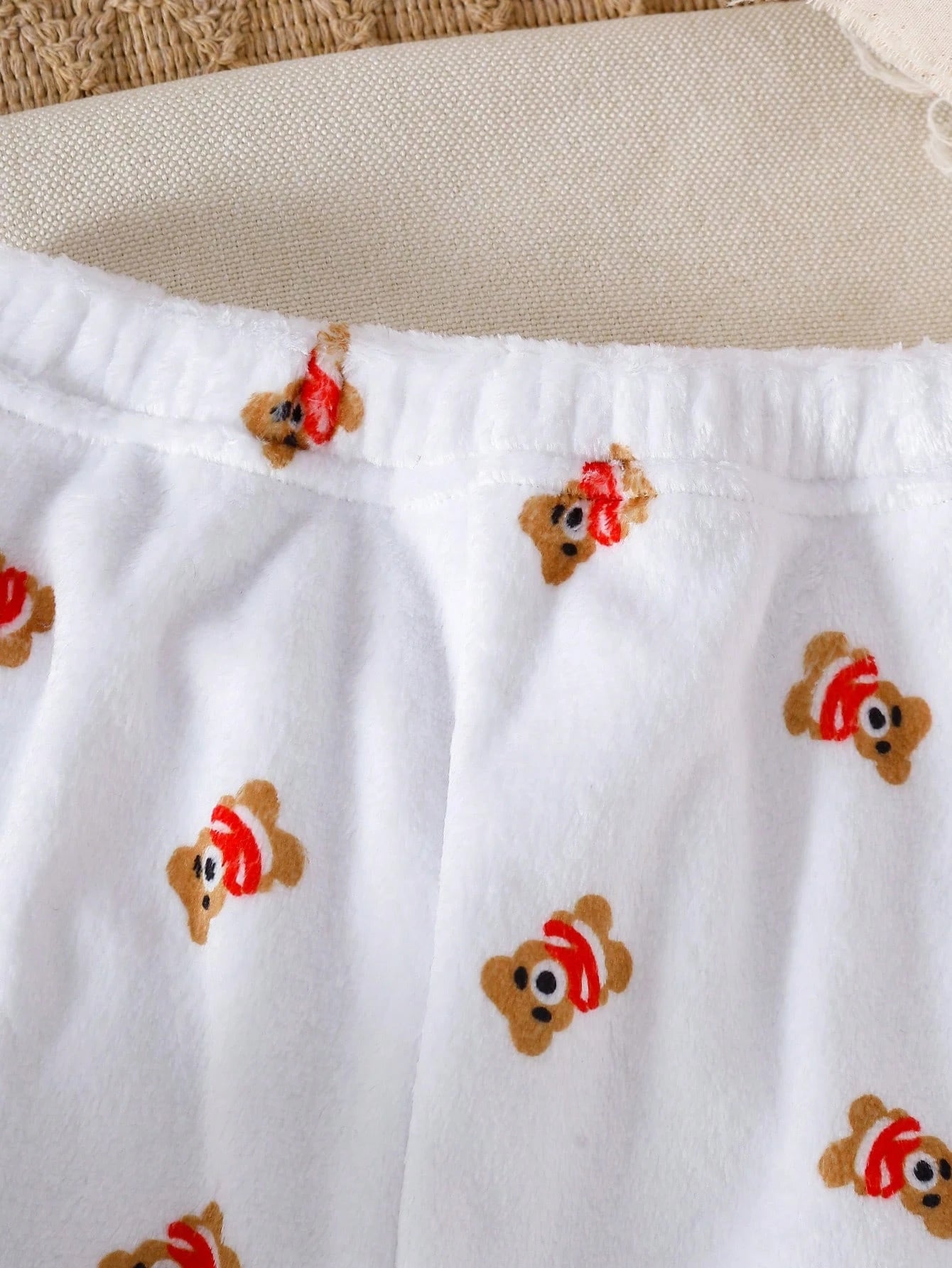 Conjunto sudadera blanco con estampado de osos
