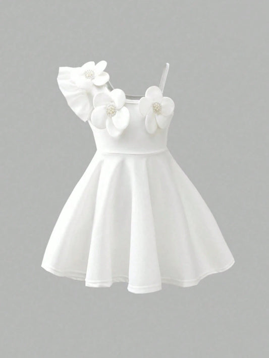Prenda blanca vestido para bebe vista frontal con flores tridimensionales