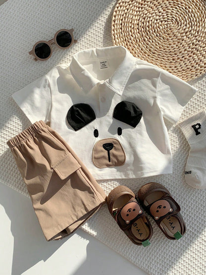 Prenda blanca conjunto para bebe con polo de oso y pantalon beige vista frontal