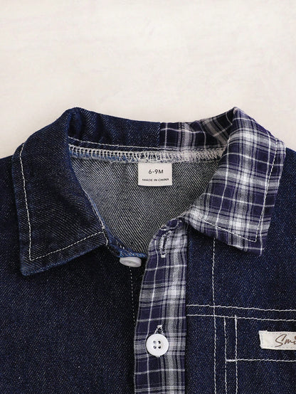 Prenda azul denim conjunto para bebe detalle de cuello a cuadros y botones