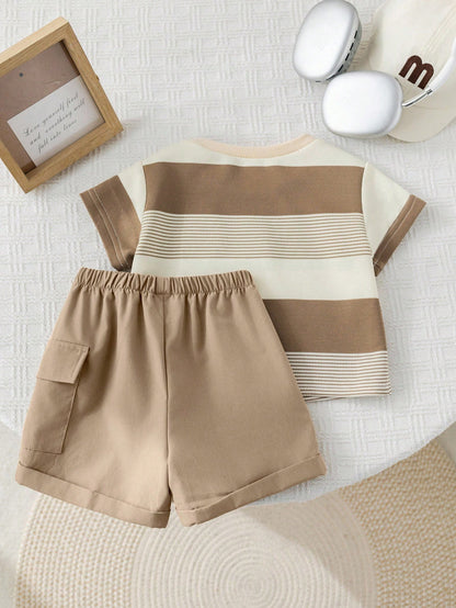 Prenda caqui conjunto rayas para bebe vista trasera con short y camiseta
