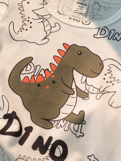 Prenda blanca conjunto para bebe con detalle de dinosaurio estampado en la camiseta