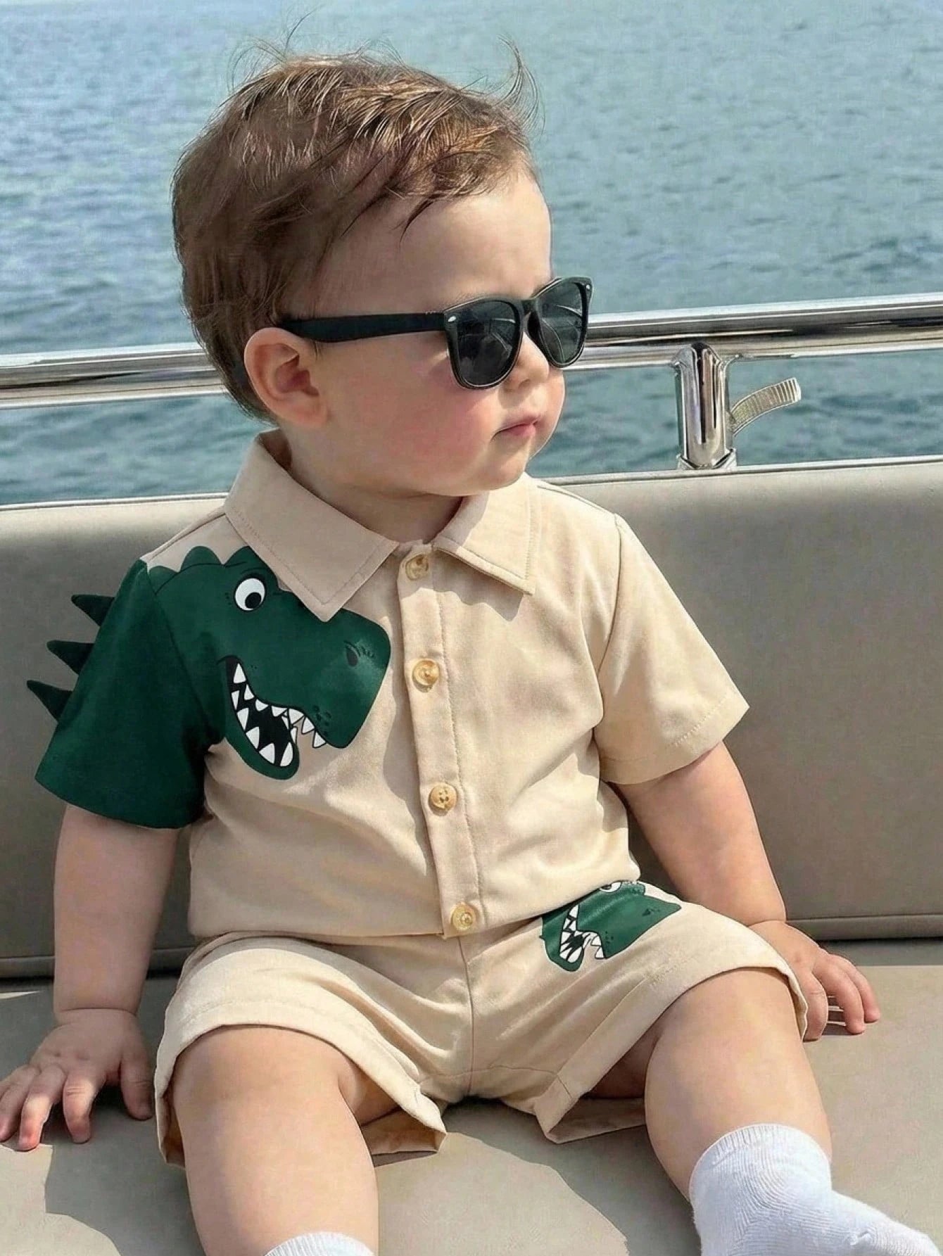 Prenda beige conjunto para bebe con dinosaurio verde para uso casual infantil