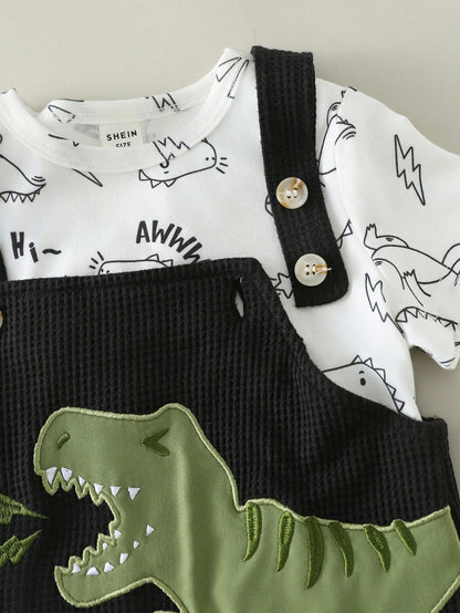 Prenda negra conjunto para bebe con detalle de tirantes y camiseta estampada