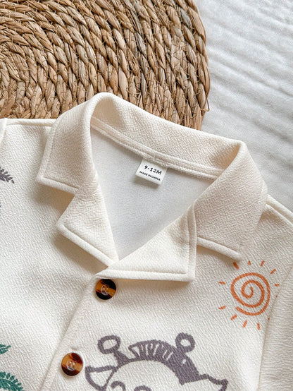 Prenda crema camisa safari para bebe detalle del cuello con solapa
