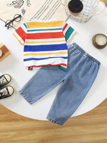 Prenda multicolor conjunto para bebe con camiseta de rayas vista posterior
