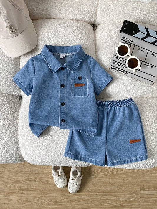 Prenda azul conjunto denim para bebe con camisa y short vista frontal