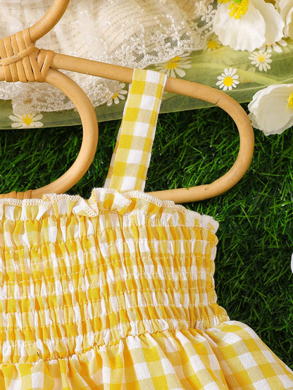 Prenda amarilla vestido para bebe detalle de tirante y fruncido