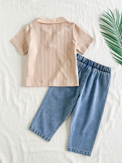 Prenda albaricoque conjunto para bebe con camisa polo y jean azul vista trasera