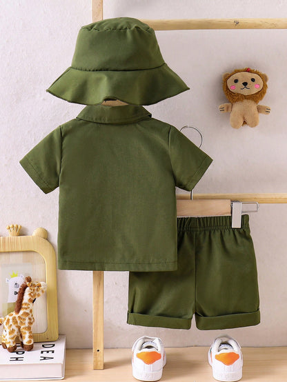 Prenda verde conjunto para bebe con gorro vista trasera