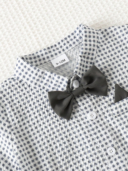 Prenda gris conjunto para bebe detalle de lazo desmontable y bolsillo decorativo
