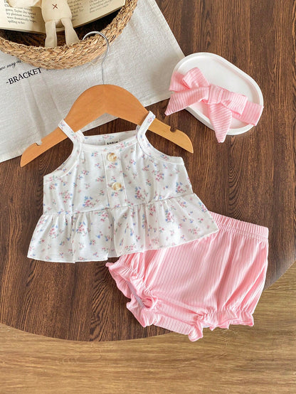 Prenda blanca conjunto para bebe con estampado floral y botones decorativos vista trasera