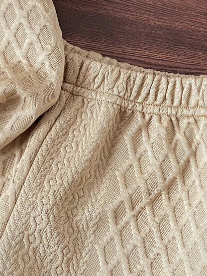 Prenda caqui short para bebe con detalle de cintura elástica