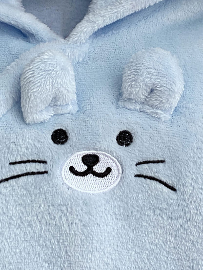 Prenda celeste pelele para bebe con orejitas en relieve y carita de animalito bordada