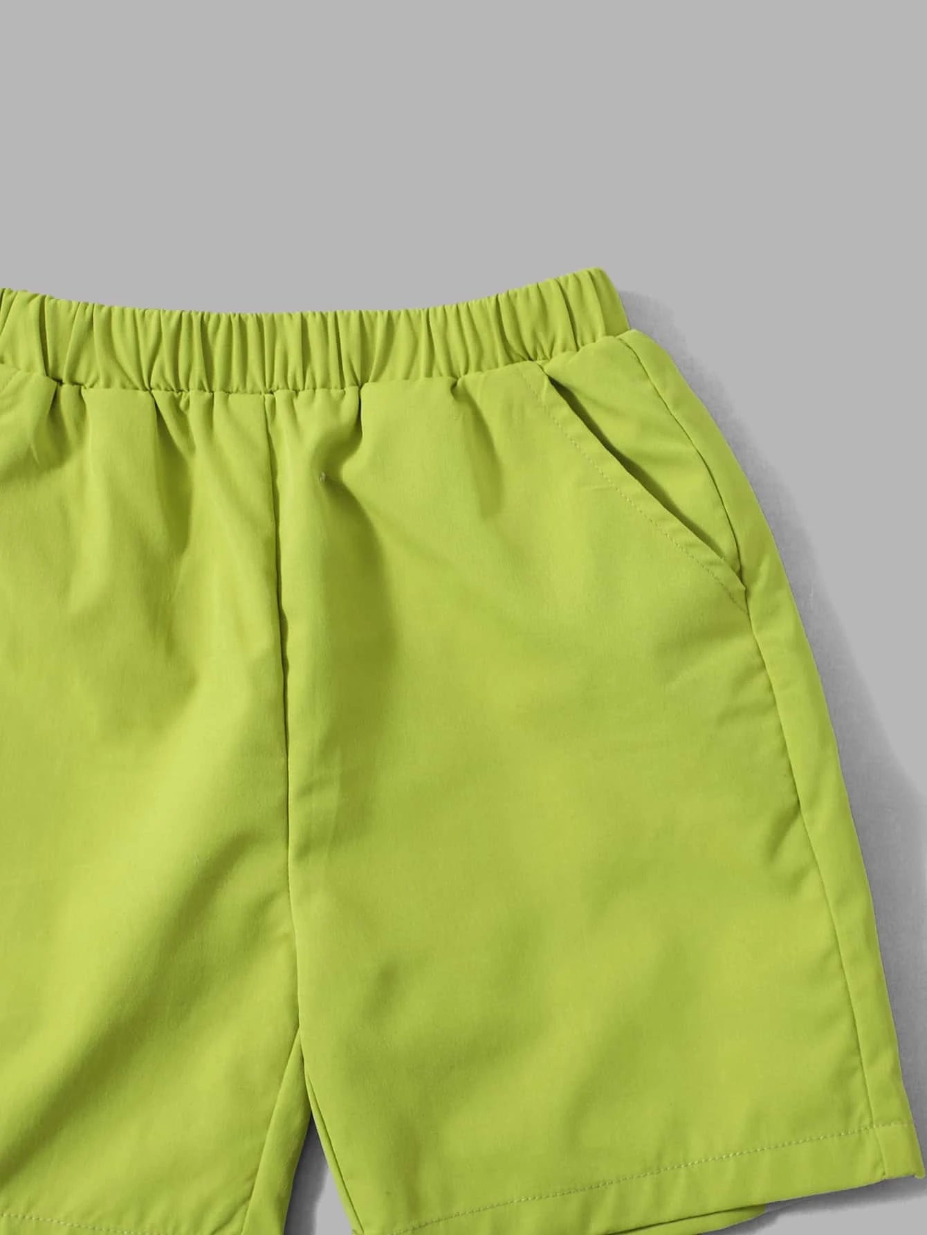 Conjunto con Camiseta de Dinosaurio y Pantalones Cortos