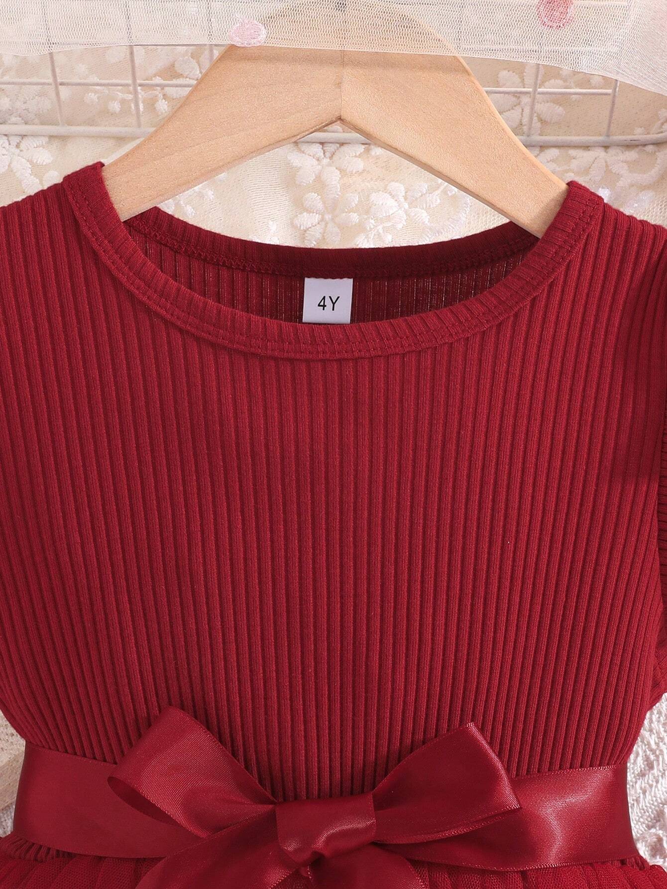 Prenda roja vestido para bebe detalle de cuello acanalado
