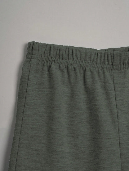 Set verde oscuro de 2 piezas con camiseta y shorts casuales
