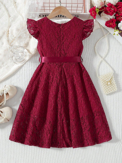 Prenda burdeos vestido de encaje para bebe vista trasera con cinturón