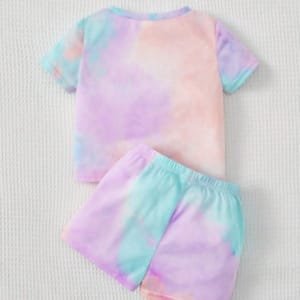 Conjunto de Verano Lila Púrpura: Camiseta y Pantalones Cortos