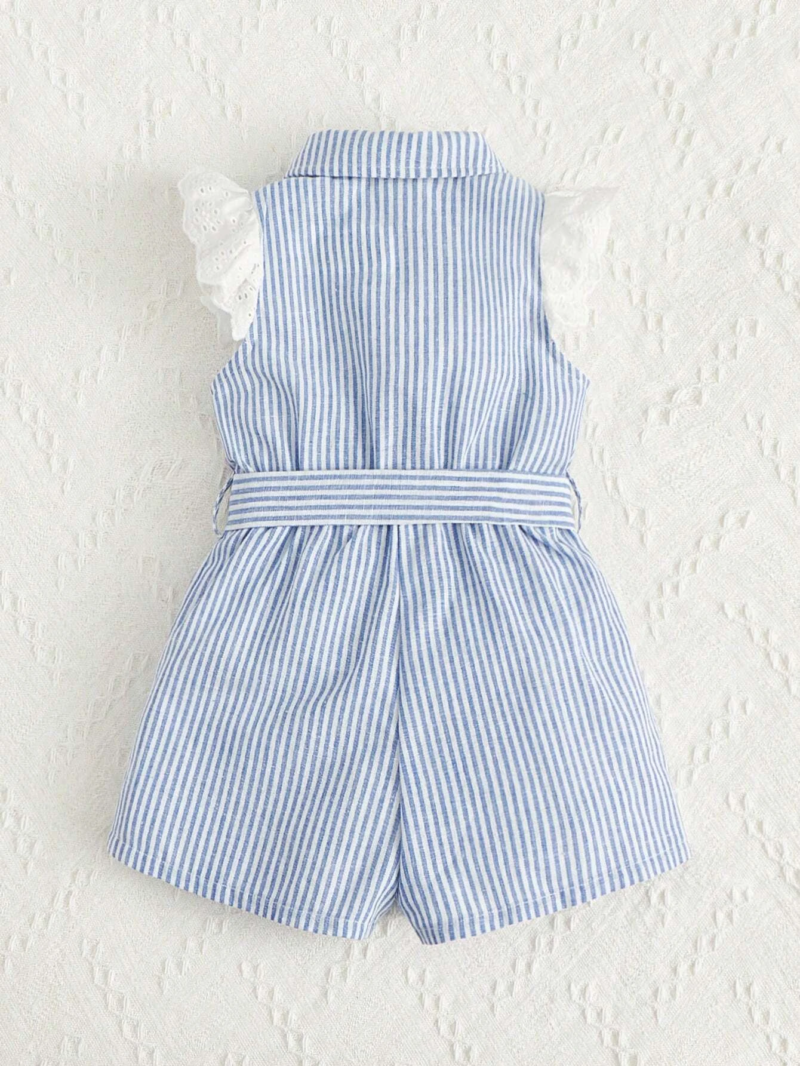 Enterizo de camisa azul y blanco con cinturón y volantes