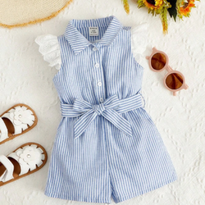 Enterizo de camisa azul y blanco con cinturón y volantes