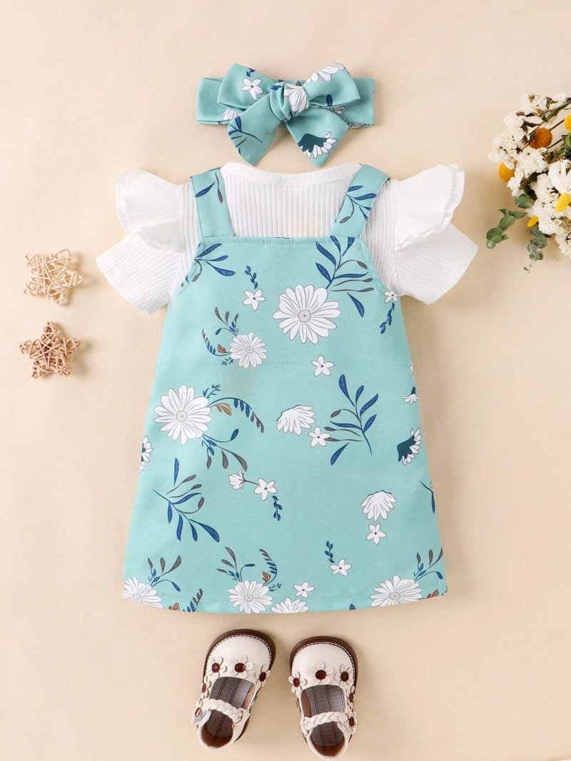 Conjunto verde de vestido floral y top de manga corta