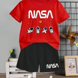 Conjunto rojo de astronauta con camiseta y shorts para bebé