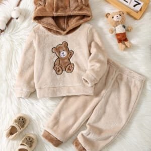 Conjunto de Pijama Caqui para Bebé con Estampado de Oso