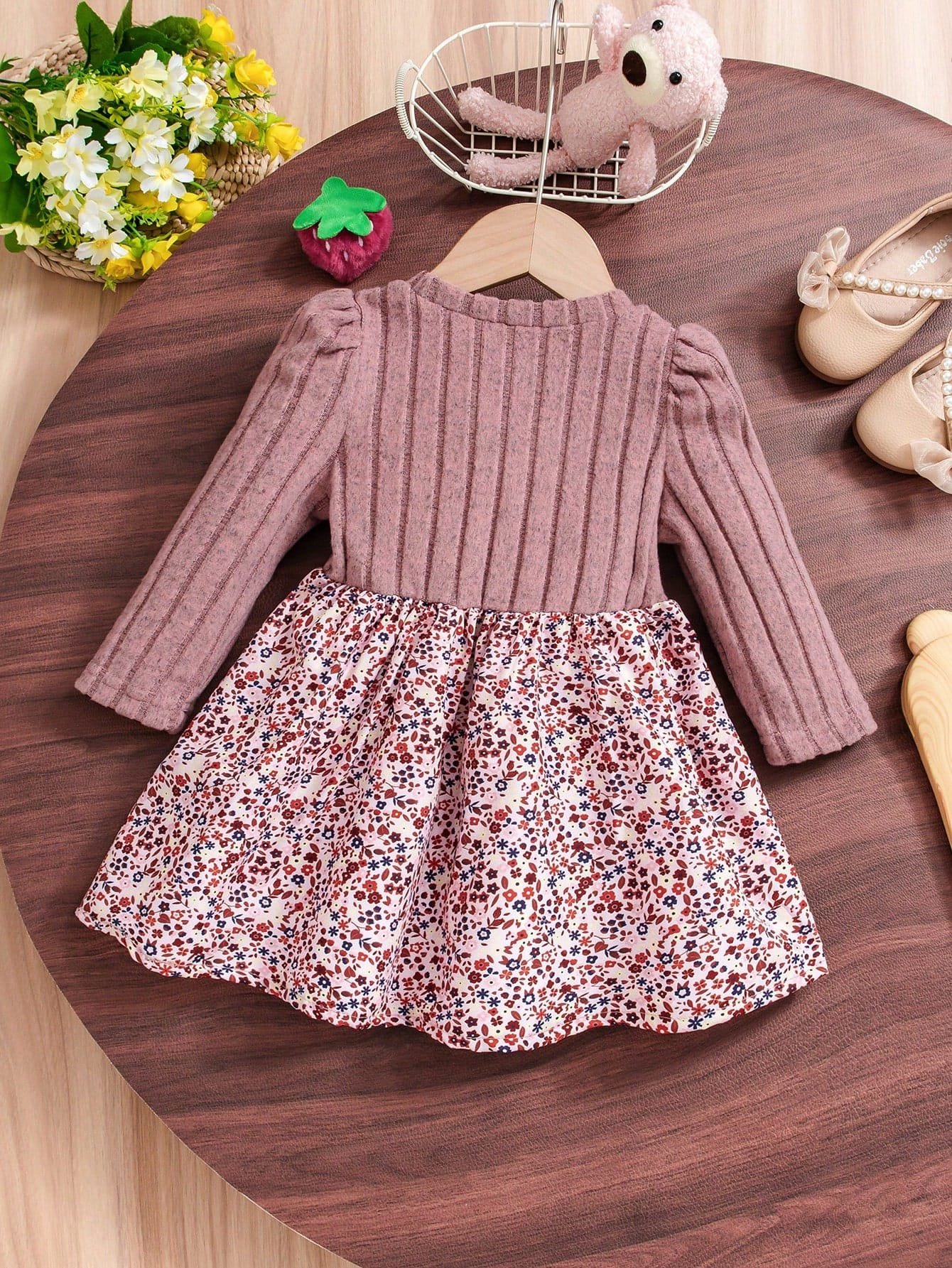 Vestido de punto acanalado floral para niña