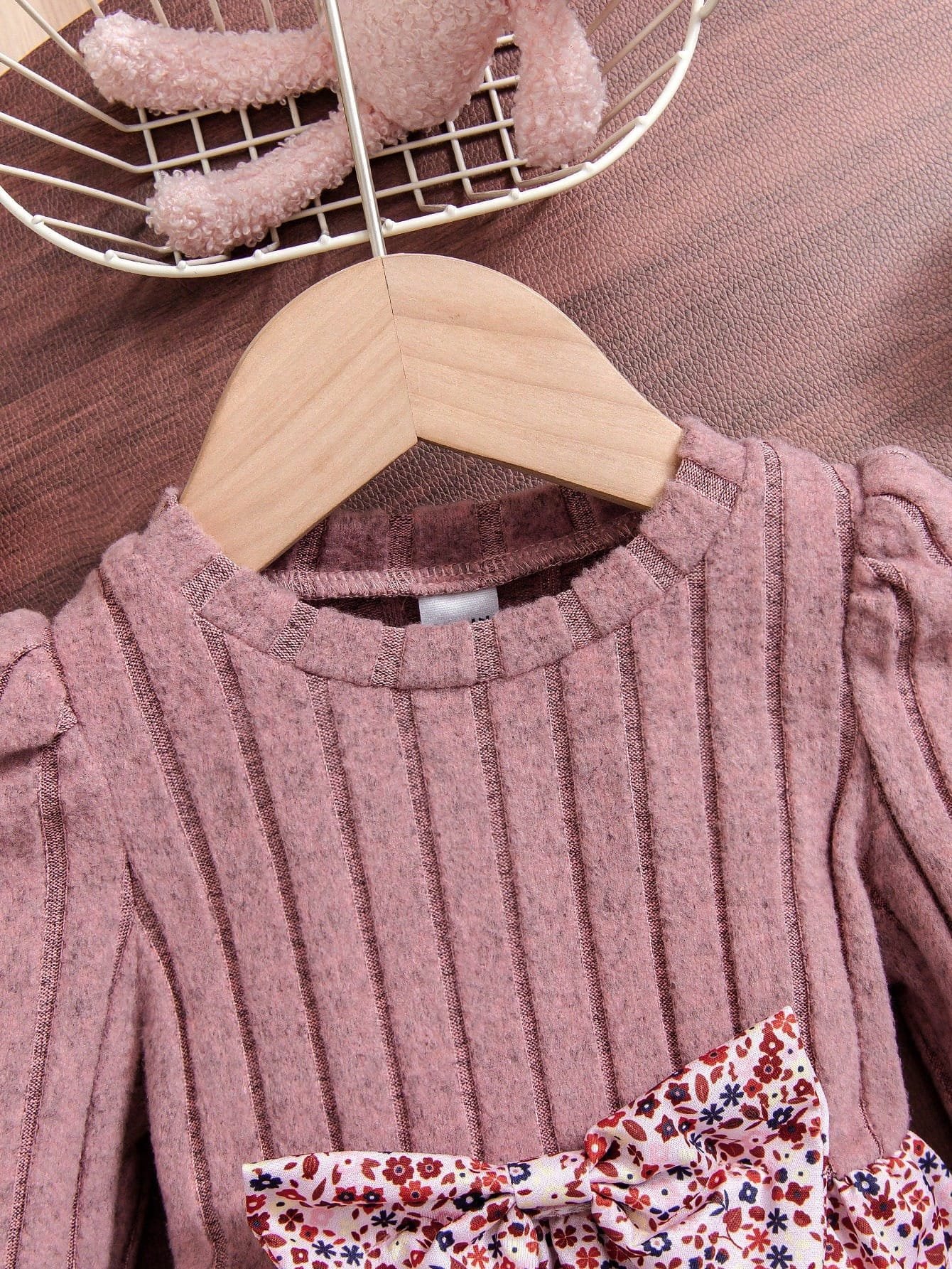 Vestido de punto acanalado floral para niña