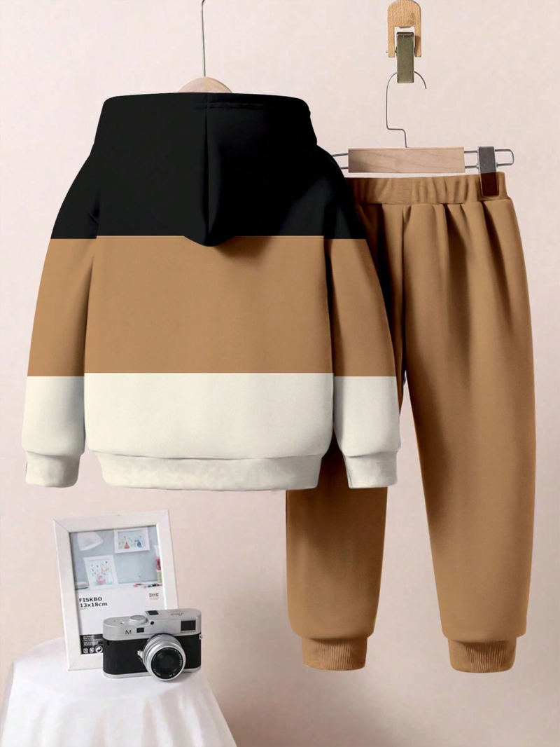 Conjunto de sudadera bebé con capucha y pantalones deportivos