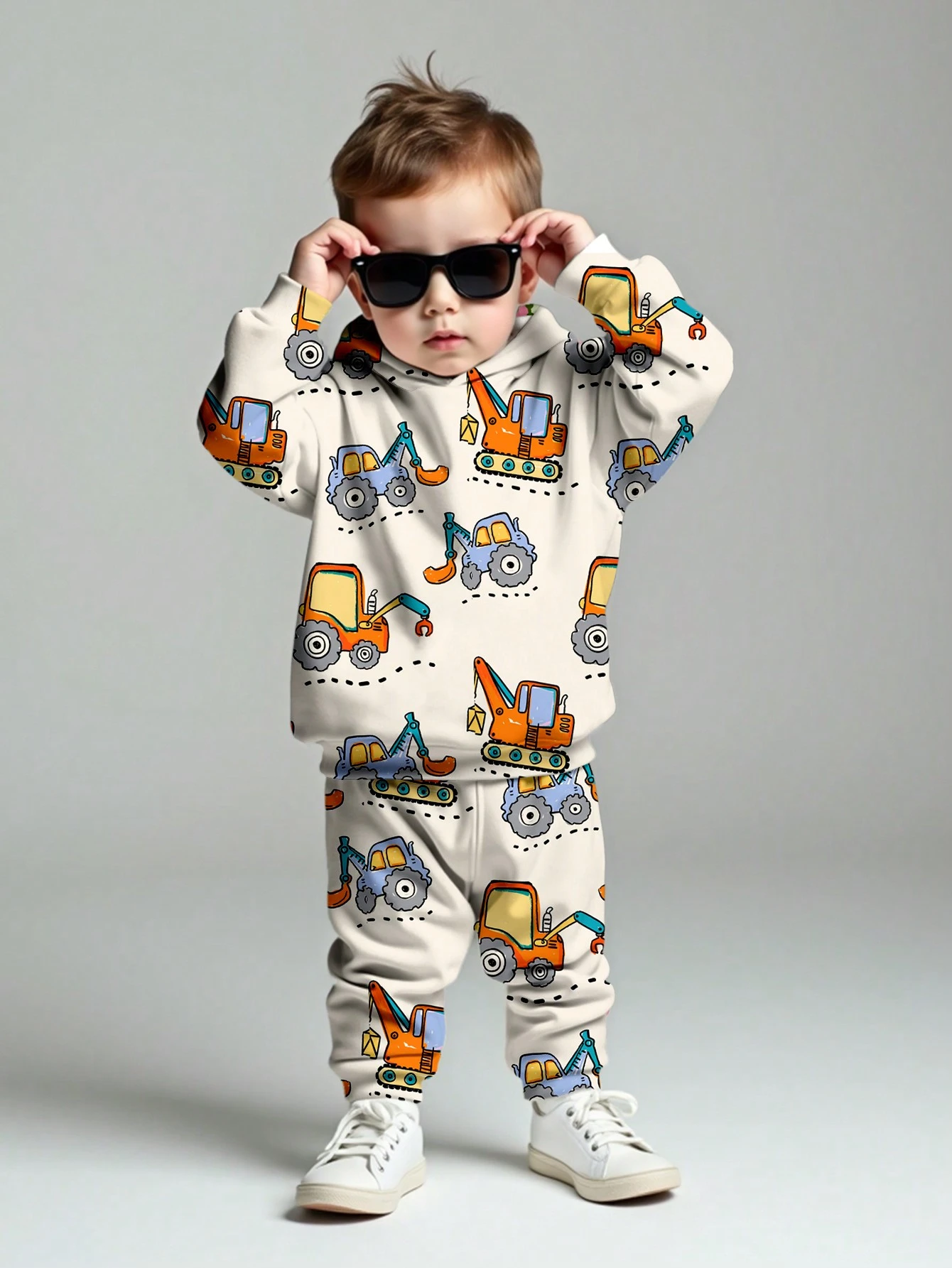 Conjunto multicolor de sudadera con bulldózer y shorts