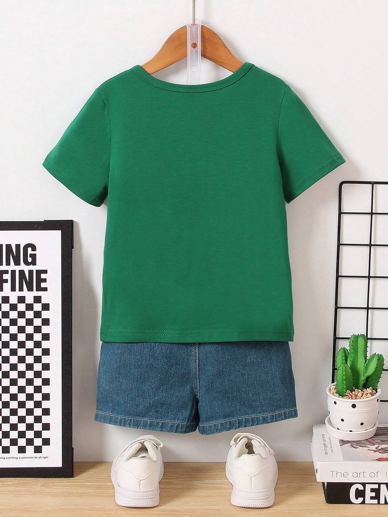 Playera verde para niño con estampado de cara sonriente
