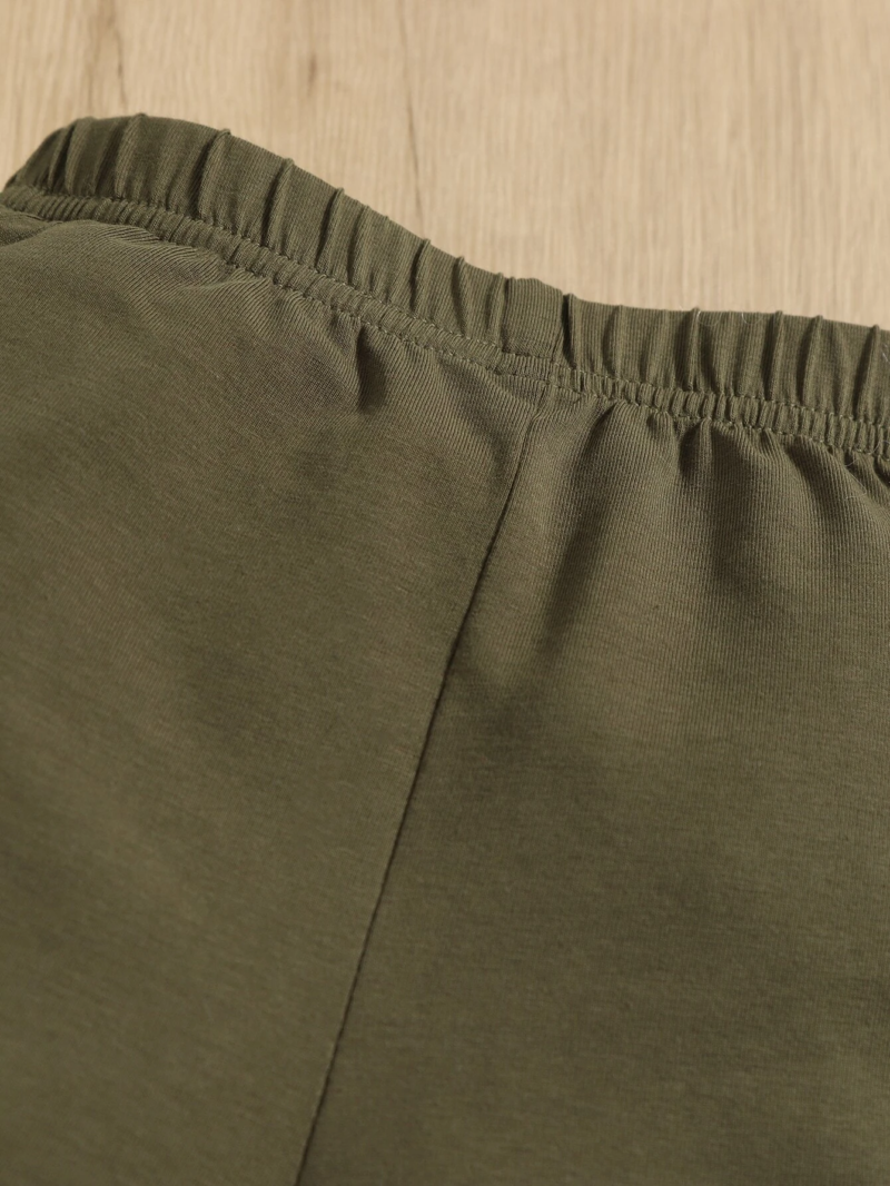 Conjunto verde tropical con estampado de palmeras para bebé