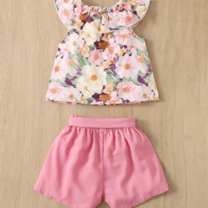 Conjunto multicolor floral con shorts rosa y cinturón