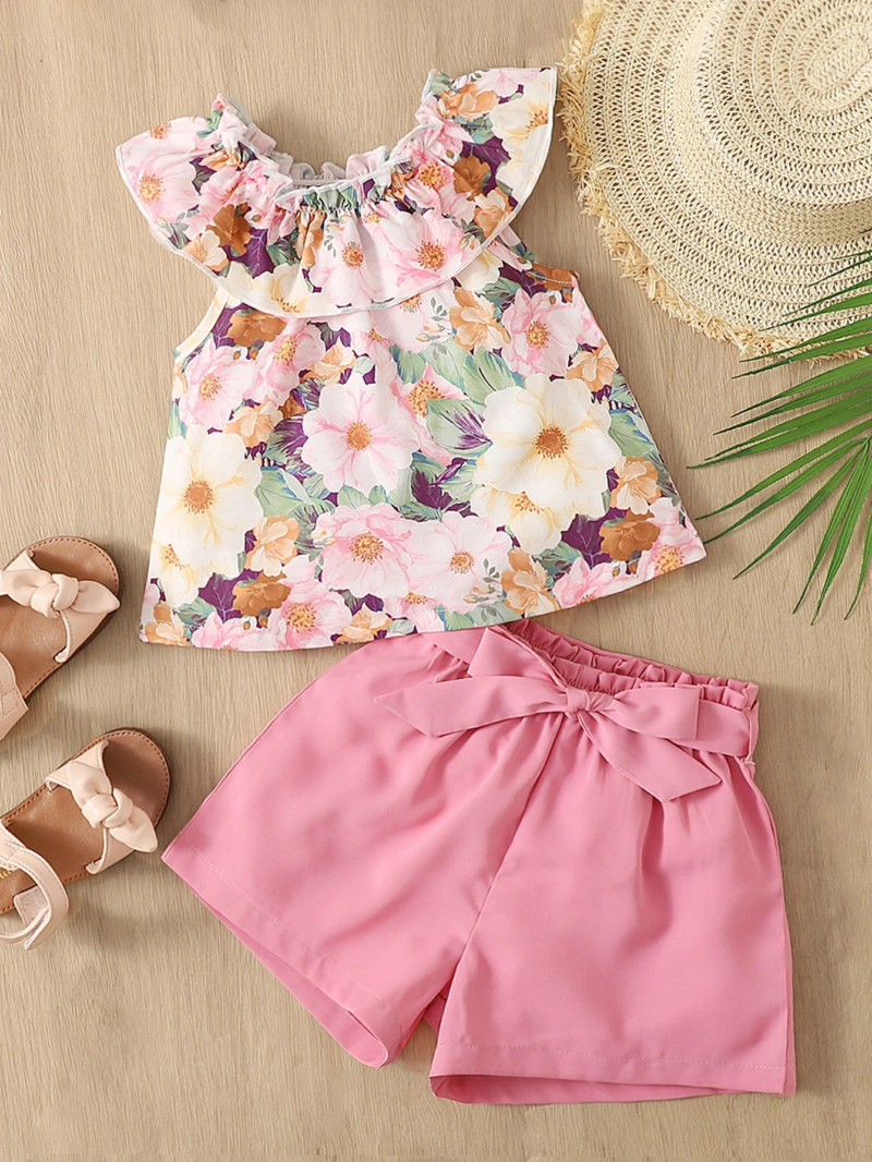 Conjunto multicolor floral con shorts rosa y cinturón