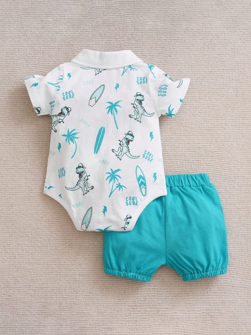 Set azul blanco con dinosaurios para verano