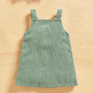 Vestido verde tipo overol con bordado floral bebé