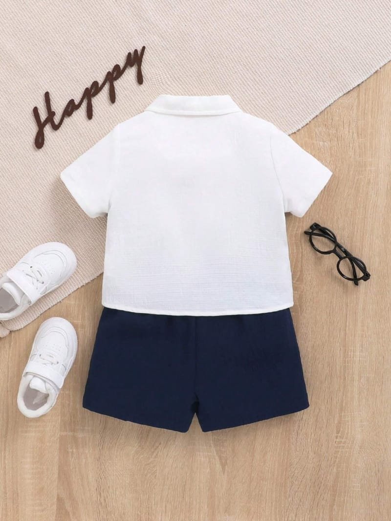 Conjunto azul y blanco para bebé con camisa estampada