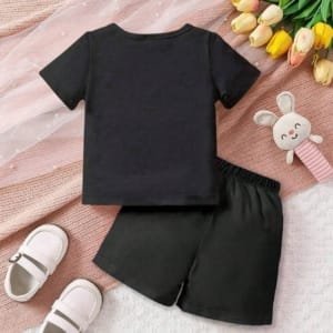 Conjunto negro con estampado de osito