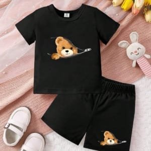 Conjunto negro con estampado de osito