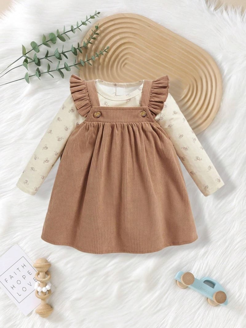 Vestido albaricoque tirantes con blusa estampada de abejas