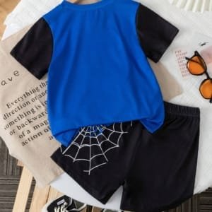 Conjunto azul con araña negra para niño verano