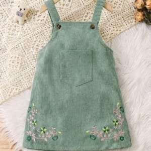 Vestido verde con bordado floral vintage para niñas